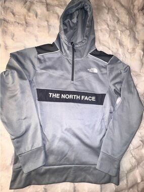 The North Face Men’s Light Gray Half-Zip Hoodie | S |
